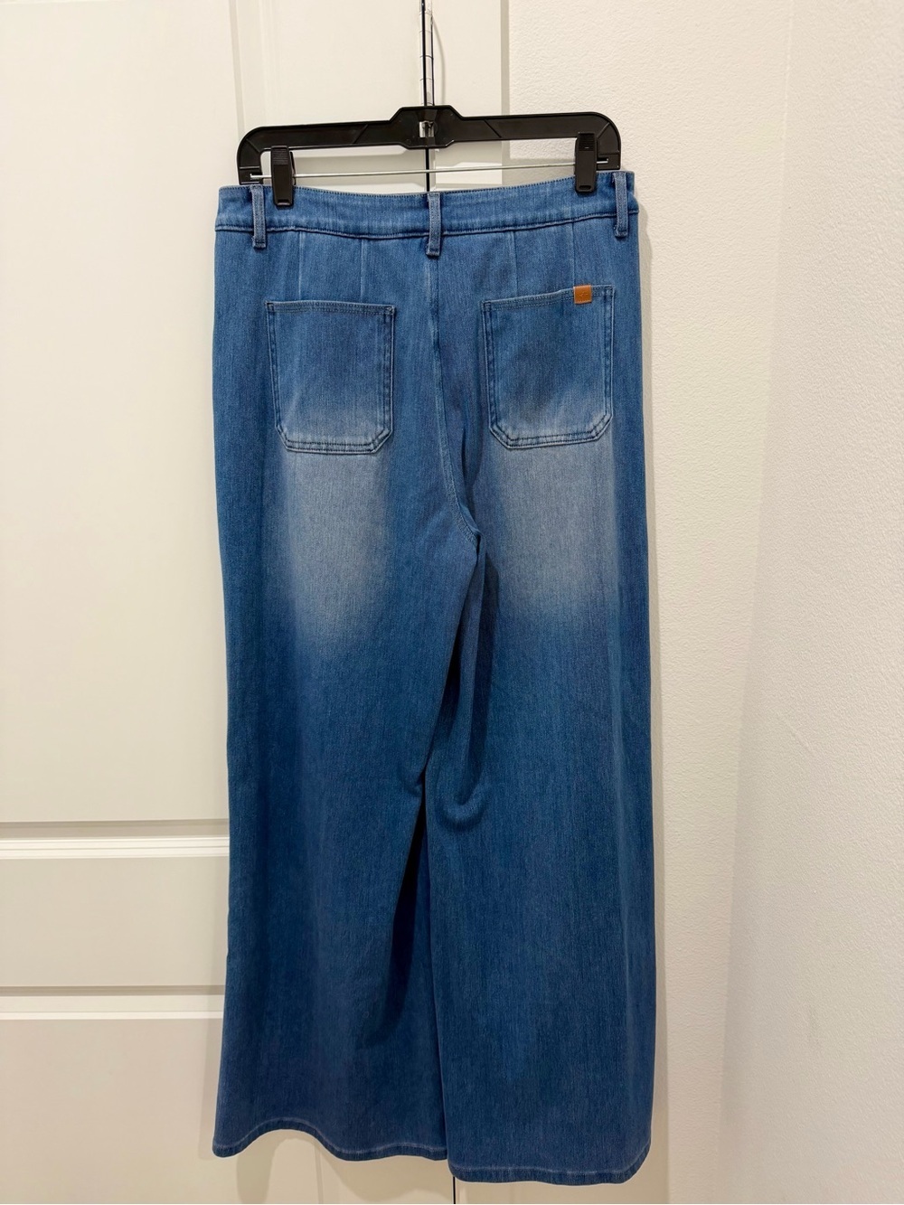 NWT Halara Flex™ High Waisted Tummy Control Wide Leg Casual Jeans with Pockets - Picture 4 of 6